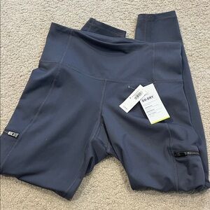 NWT Old Navy Active Go-Dry High Waisted 7/8 Gray Leggings M